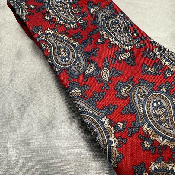 Hardy Amies Vintage Men’s Red Paisley Neck Tie - Picture 2 of 5
